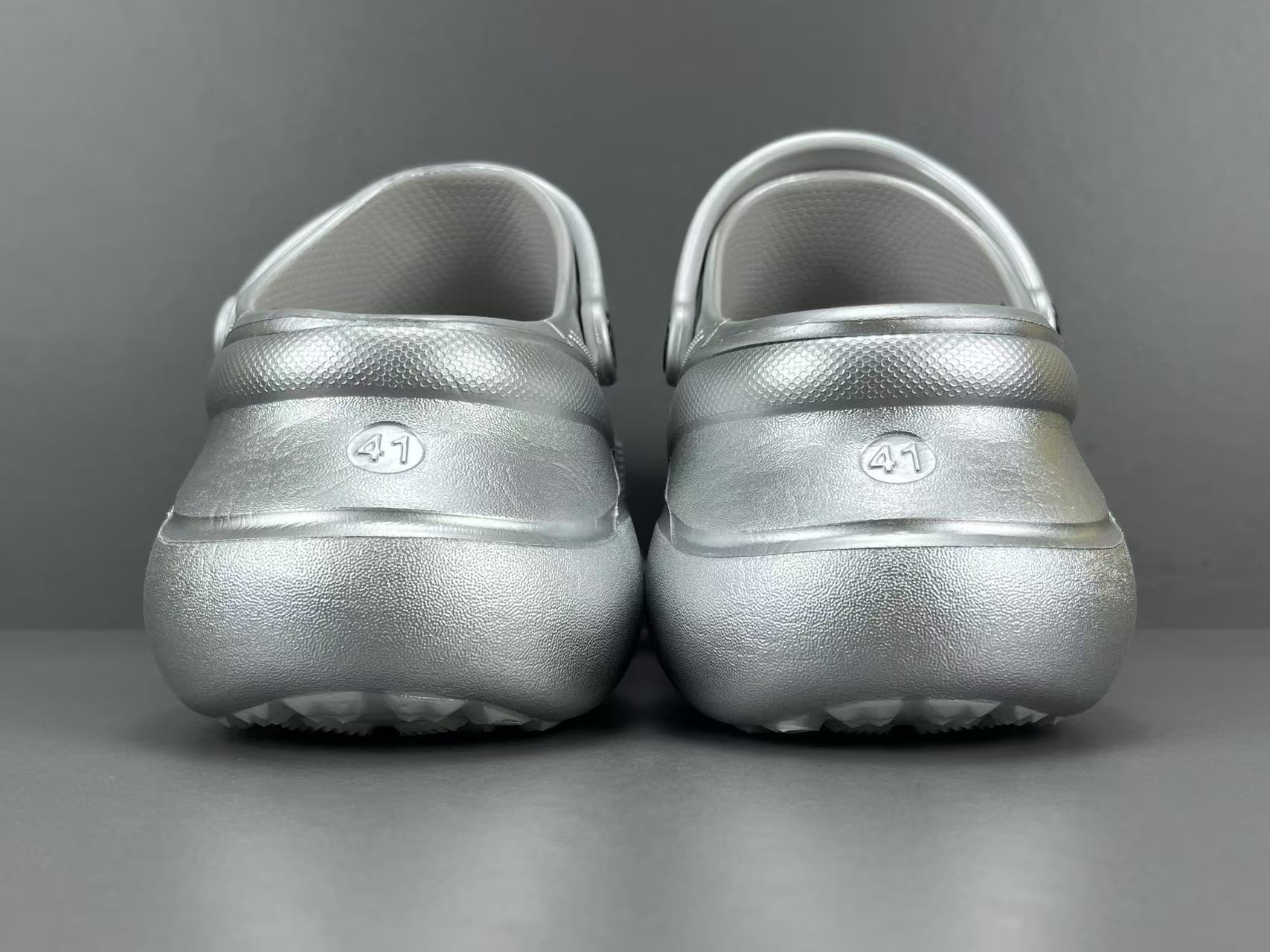  
【巴黎世家】Crocs x Balenciaga巴黎世家 厚底圆头 洞洞鞋 女款 
尺码35 36 