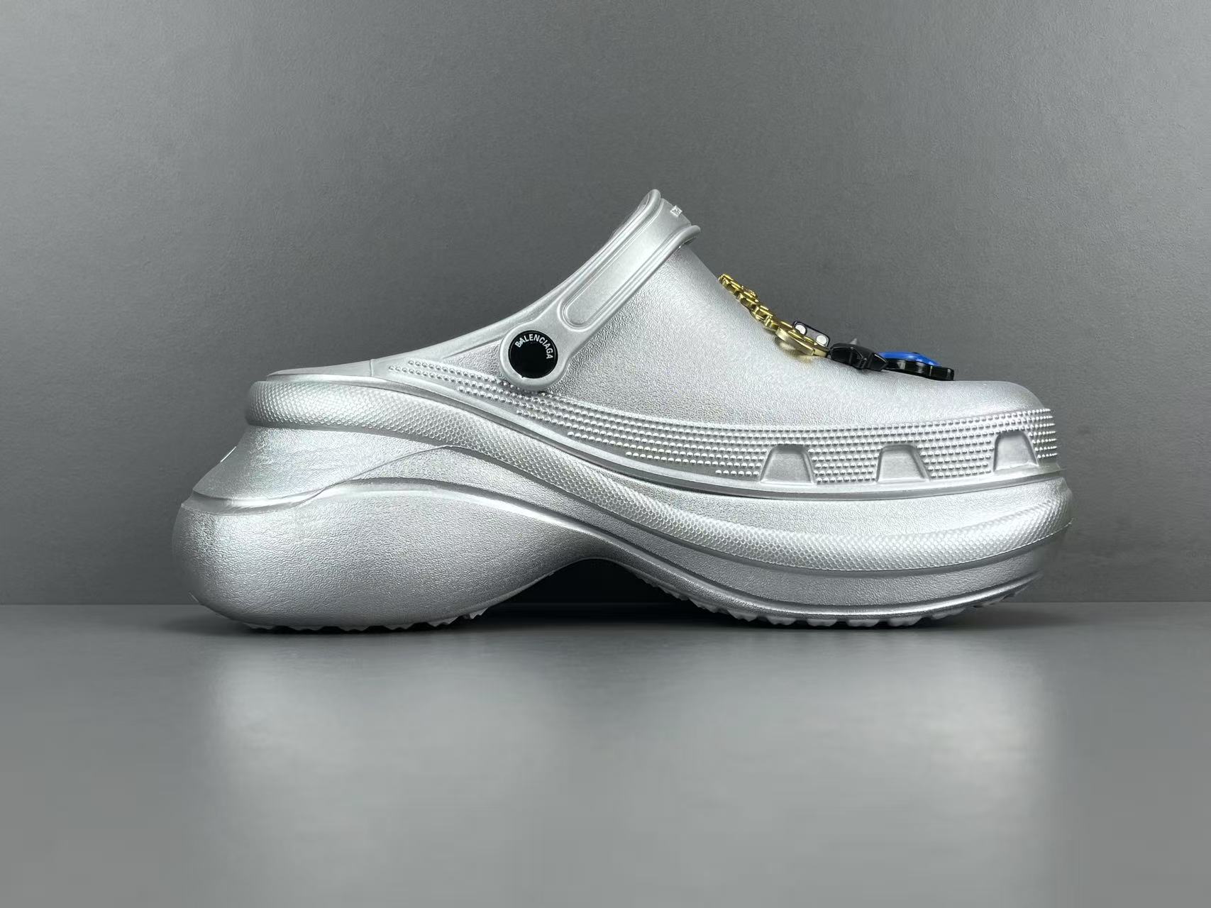  
【巴黎世家】Crocs x Balenciaga巴黎世家 厚底圆头 洞洞鞋 女款 
尺码35 36 