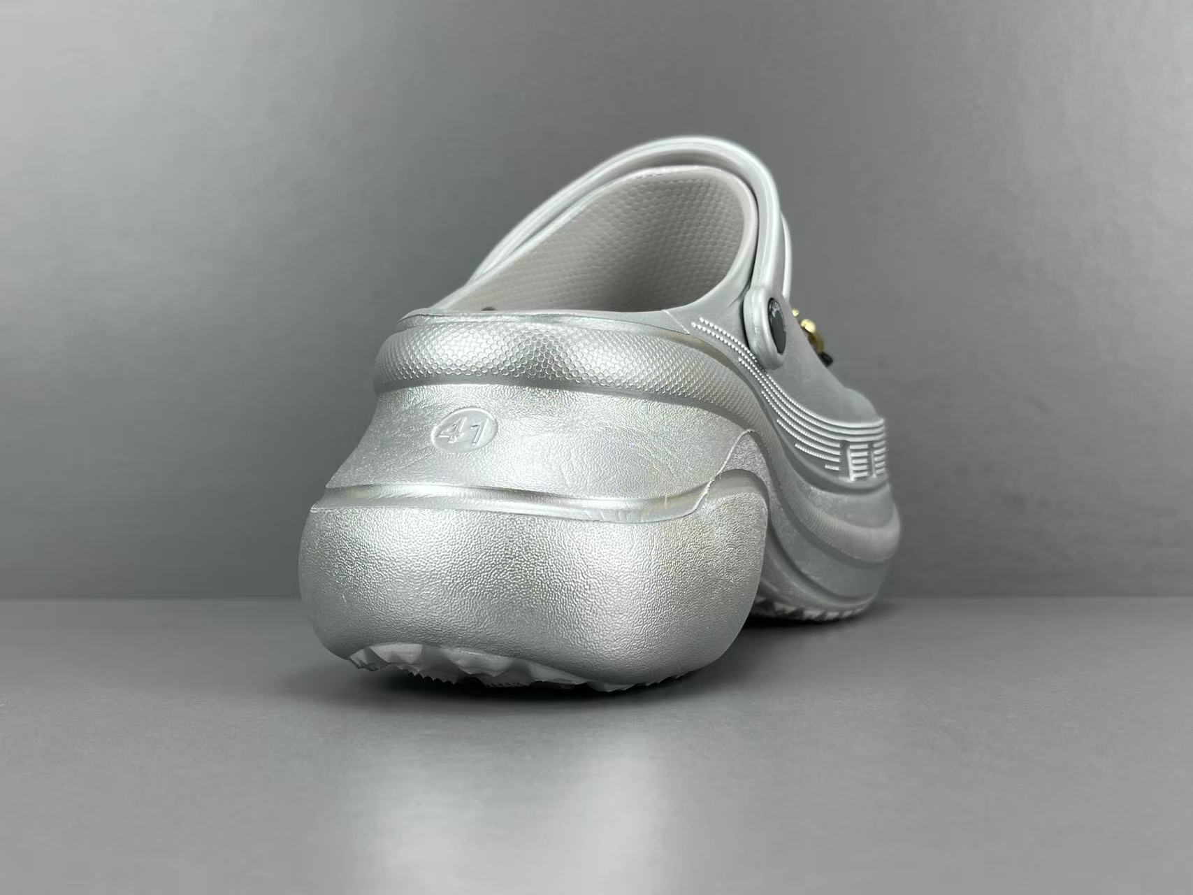  
【巴黎世家】Crocs x Balenciaga巴黎世家 厚底圆头 洞洞鞋 女款 
尺码35 36 