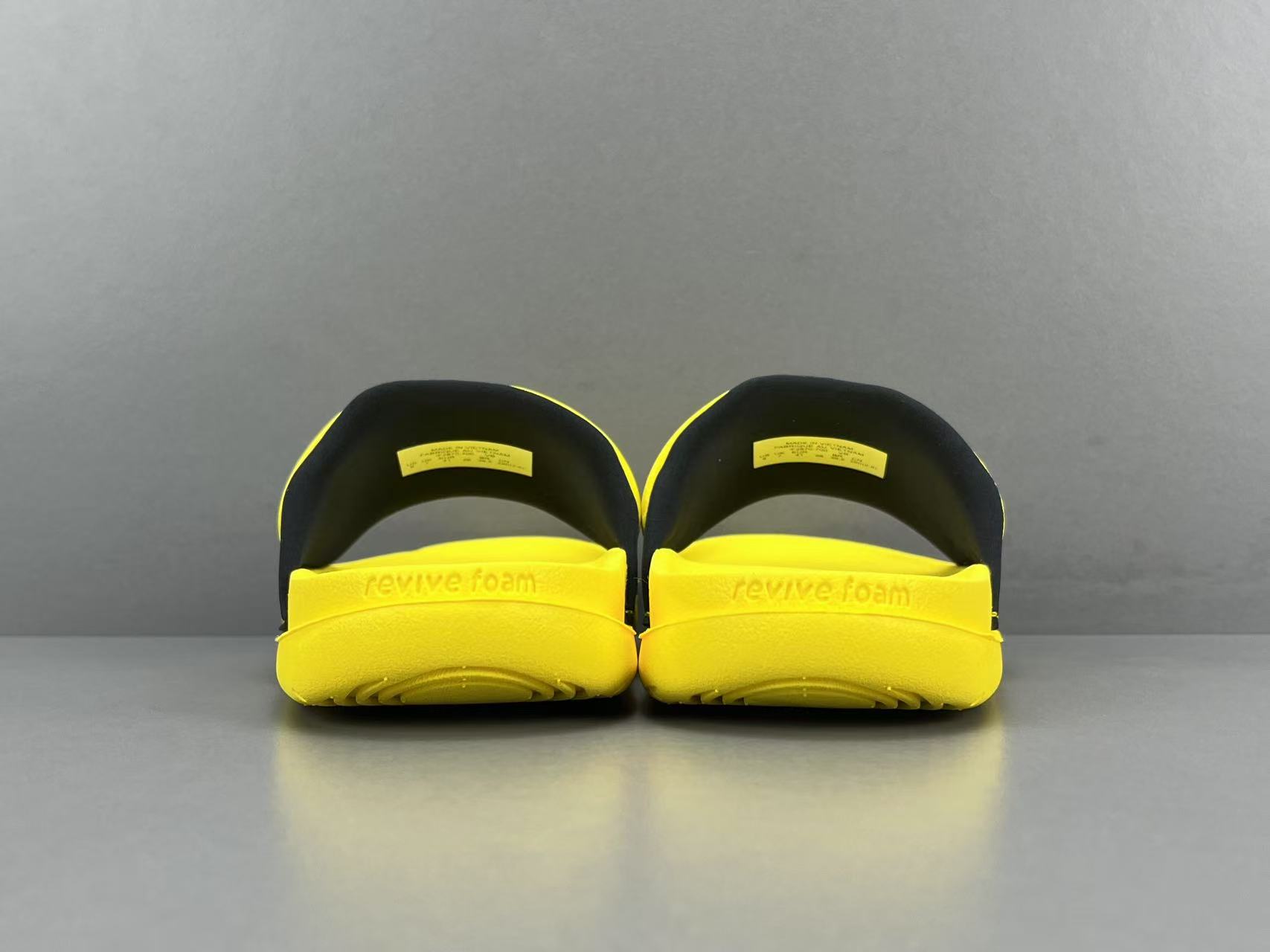 
 【科比拖鞋】Nike Kobe Offcourt 舒适 防滑防磨一字拖鞋 男款 
尺码38.5-48