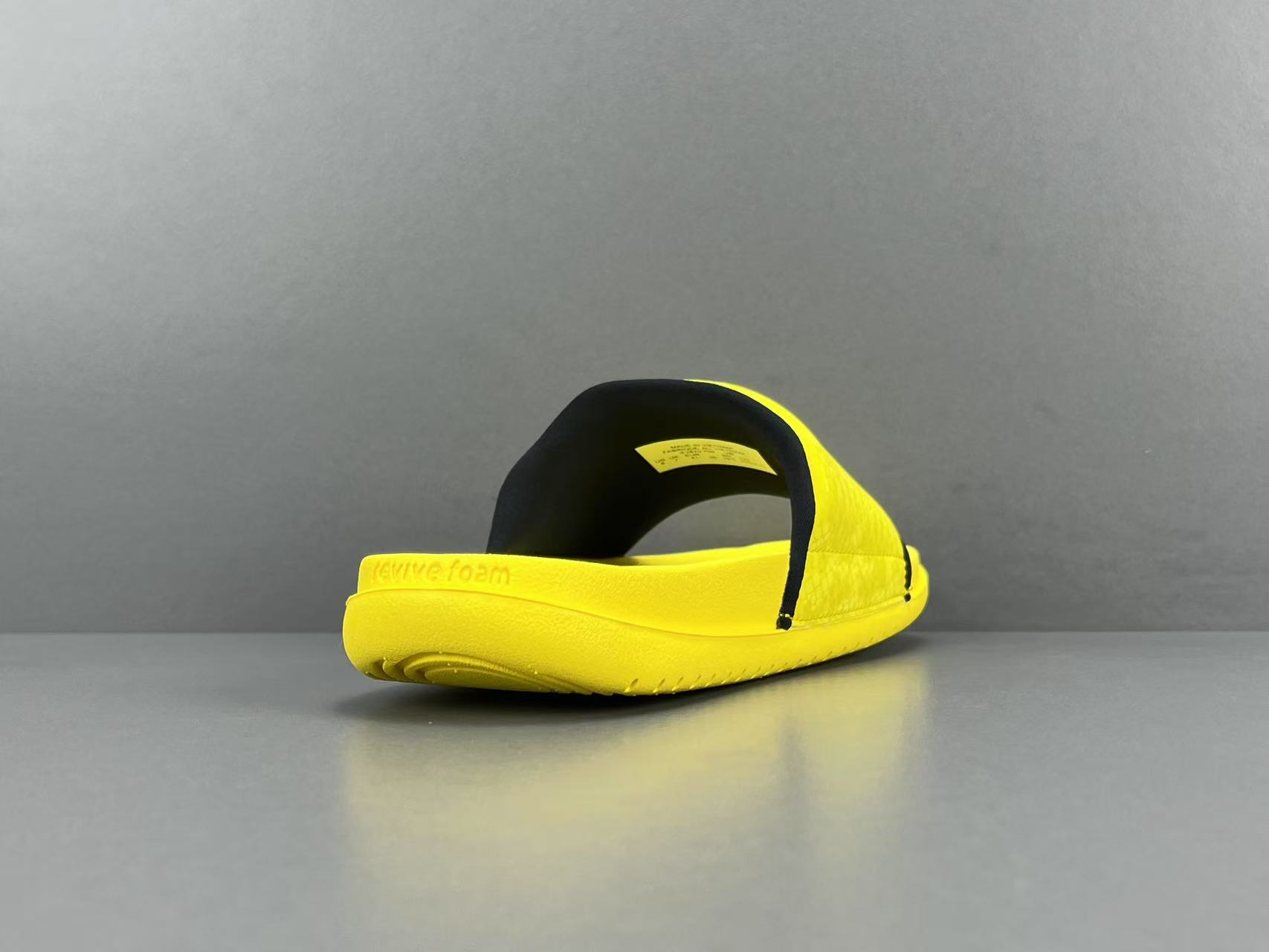 
 【科比拖鞋】Nike Kobe Offcourt 舒适 防滑防磨一字拖鞋 男款 
尺码38.5-48