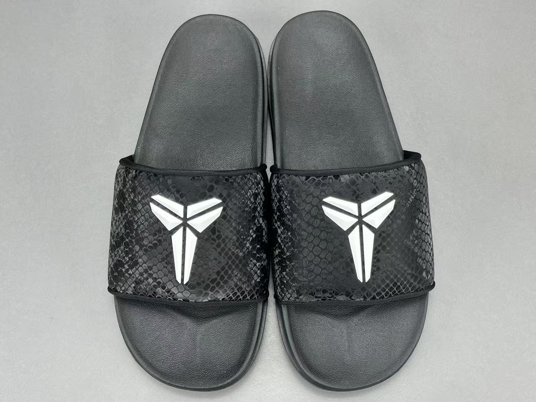 
 【科比拖鞋】Nike Kobe Offcourt 舒适 防滑防磨一字拖鞋 男款 
尺码38.5-48
