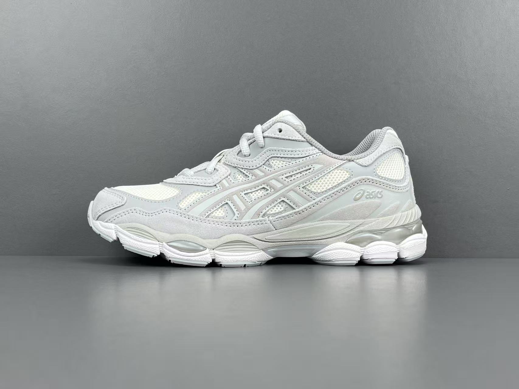  
【新Plus版 亚瑟士】Asics GEL-NYC系列 舒适百搭 低帮 休闲跑步鞋 男女同款 灰白
