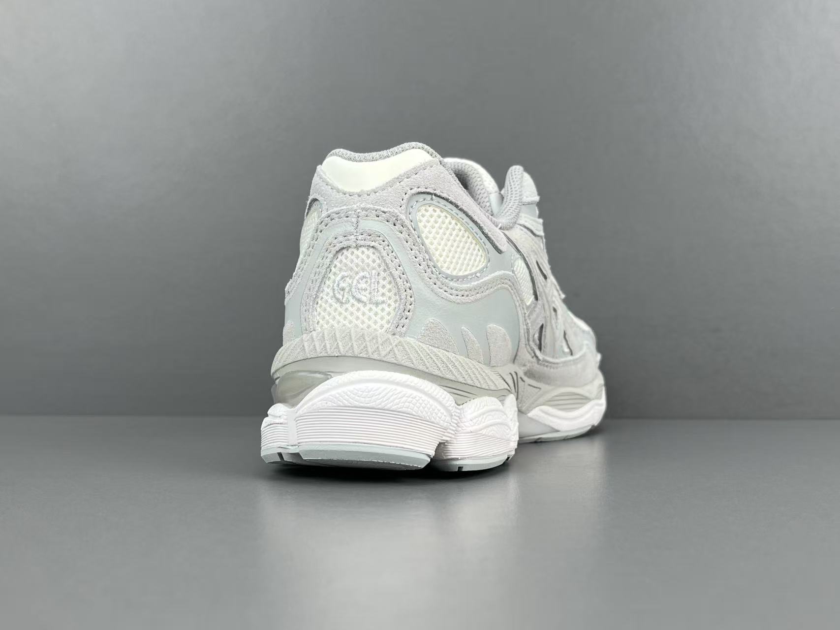  
【新Plus版 亚瑟士】Asics GEL-NYC系列 舒适百搭 低帮 休闲跑步鞋 男女同款 灰白
