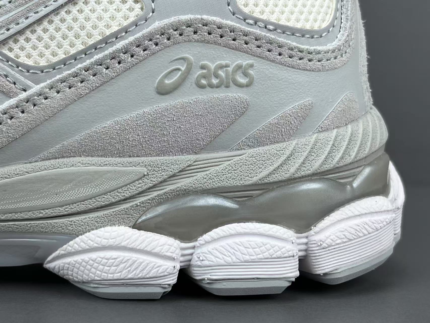  
【新Plus版 亚瑟士】Asics GEL-NYC系列 舒适百搭 低帮 休闲跑步鞋 男女同款 灰白
