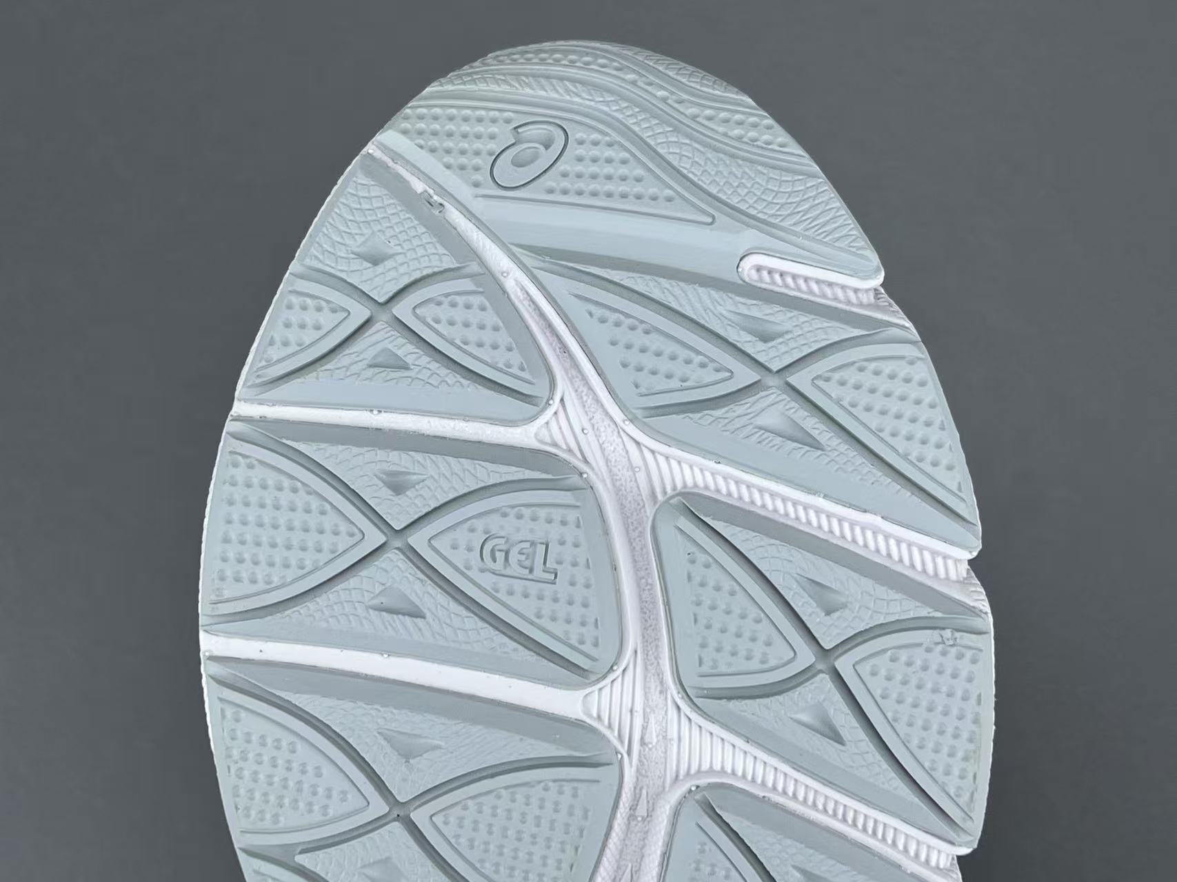  
【新Plus版 亚瑟士】Asics GEL-NYC系列 舒适百搭 低帮 休闲跑步鞋 男女同款 灰白
