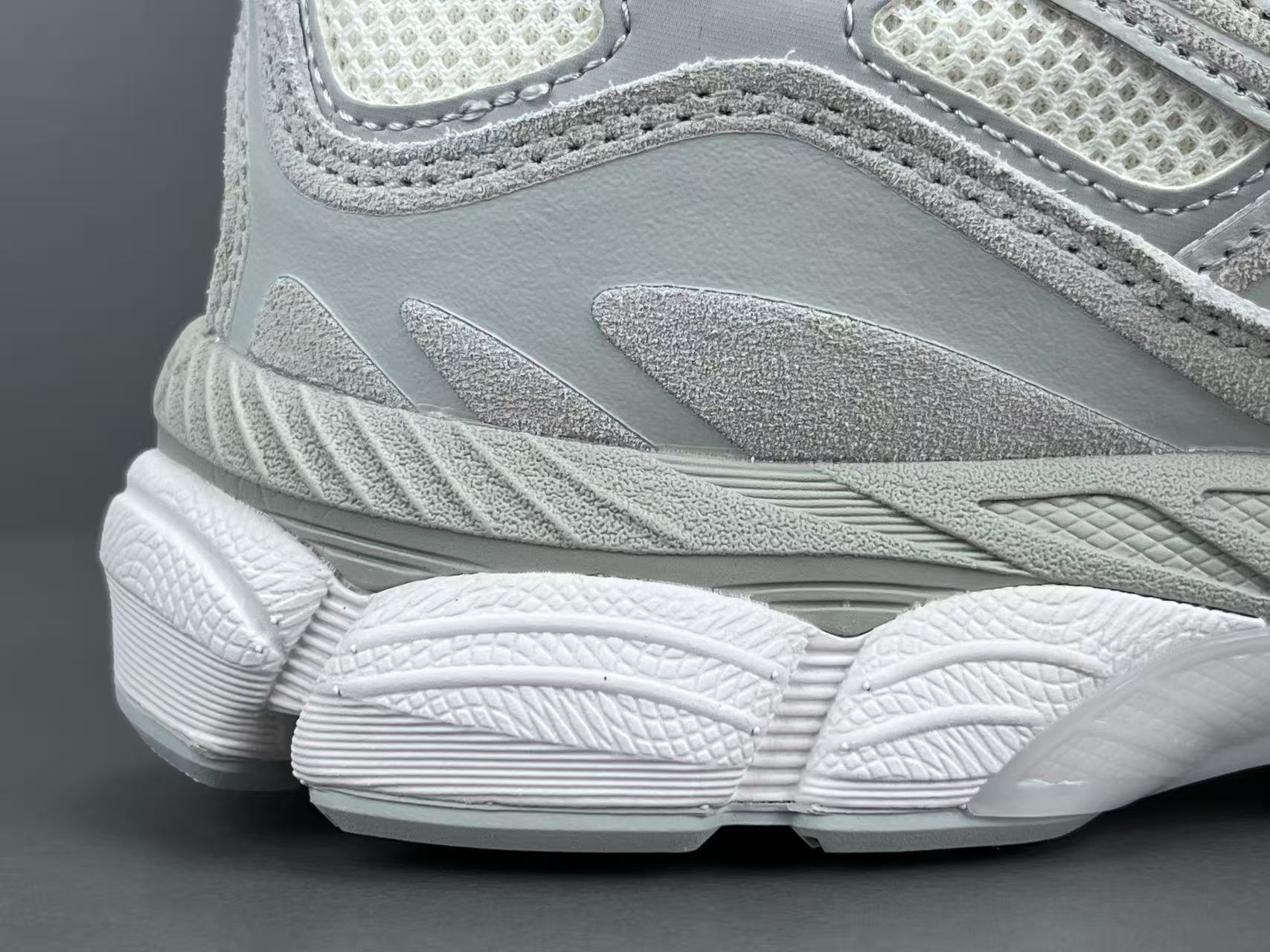  
【新Plus版 亚瑟士】Asics GEL-NYC系列 舒适百搭 低帮 休闲跑步鞋 男女同款 灰白
