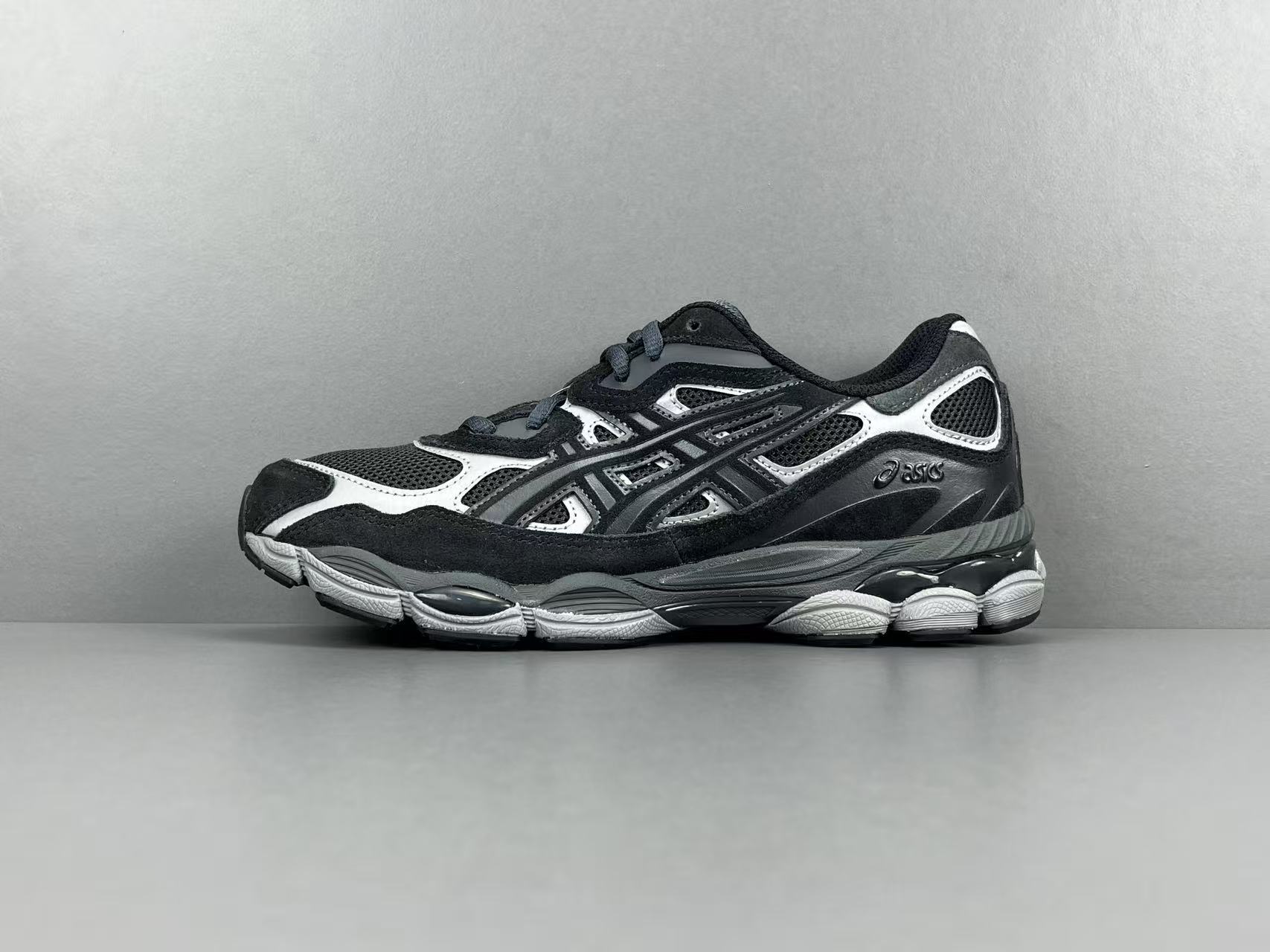  
【新Plus版 亚瑟士】Asics GEL-NYC系列 舒适百搭 低帮 休闲跑步鞋 男女同款 黑色
