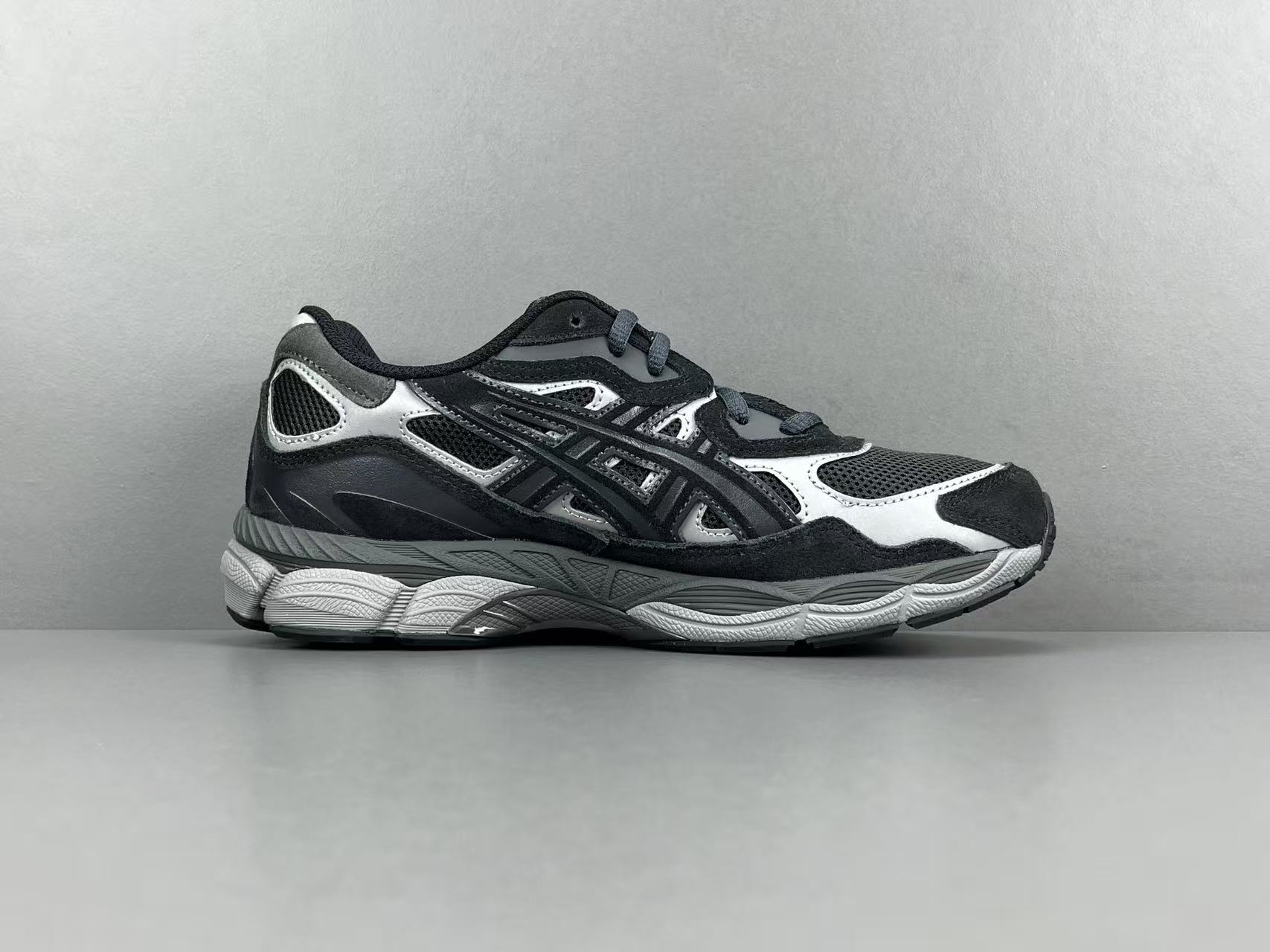  
【新Plus版 亚瑟士】Asics GEL-NYC系列 舒适百搭 低帮 休闲跑步鞋 男女同款 黑色
