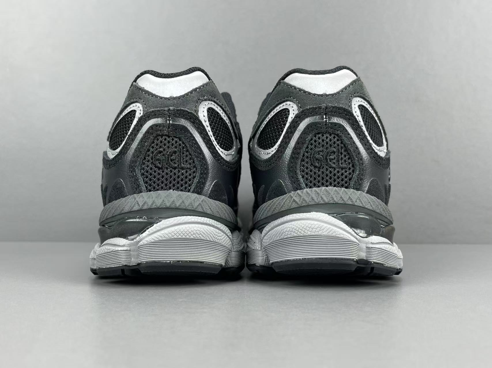 
【新Plus版 亚瑟士】Asics GEL-NYC系列 舒适百搭 低帮 休闲跑步鞋 男女同款 黑色
