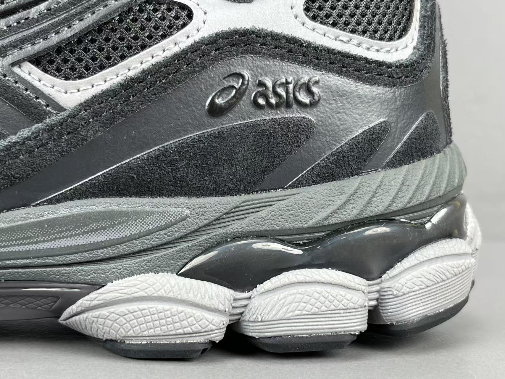  
【新Plus版 亚瑟士】Asics GEL-NYC系列 舒适百搭 低帮 休闲跑步鞋 男女同款 黑色
