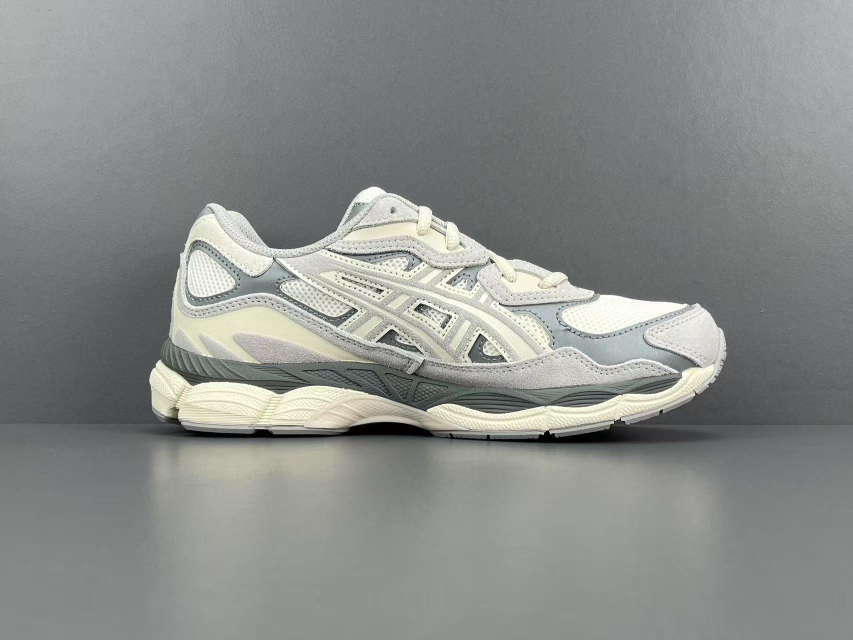  
【新Plus版 亚瑟士】Asics GEL-NYC系列 舒适百搭 低帮 休闲跑步鞋 男女同款 黑色
