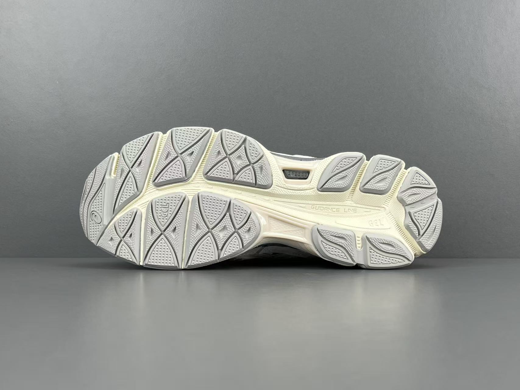  
【新Plus版 亚瑟士】Asics GEL-NYC系列 舒适百搭 低帮 休闲跑步鞋 男女同款 黑色
