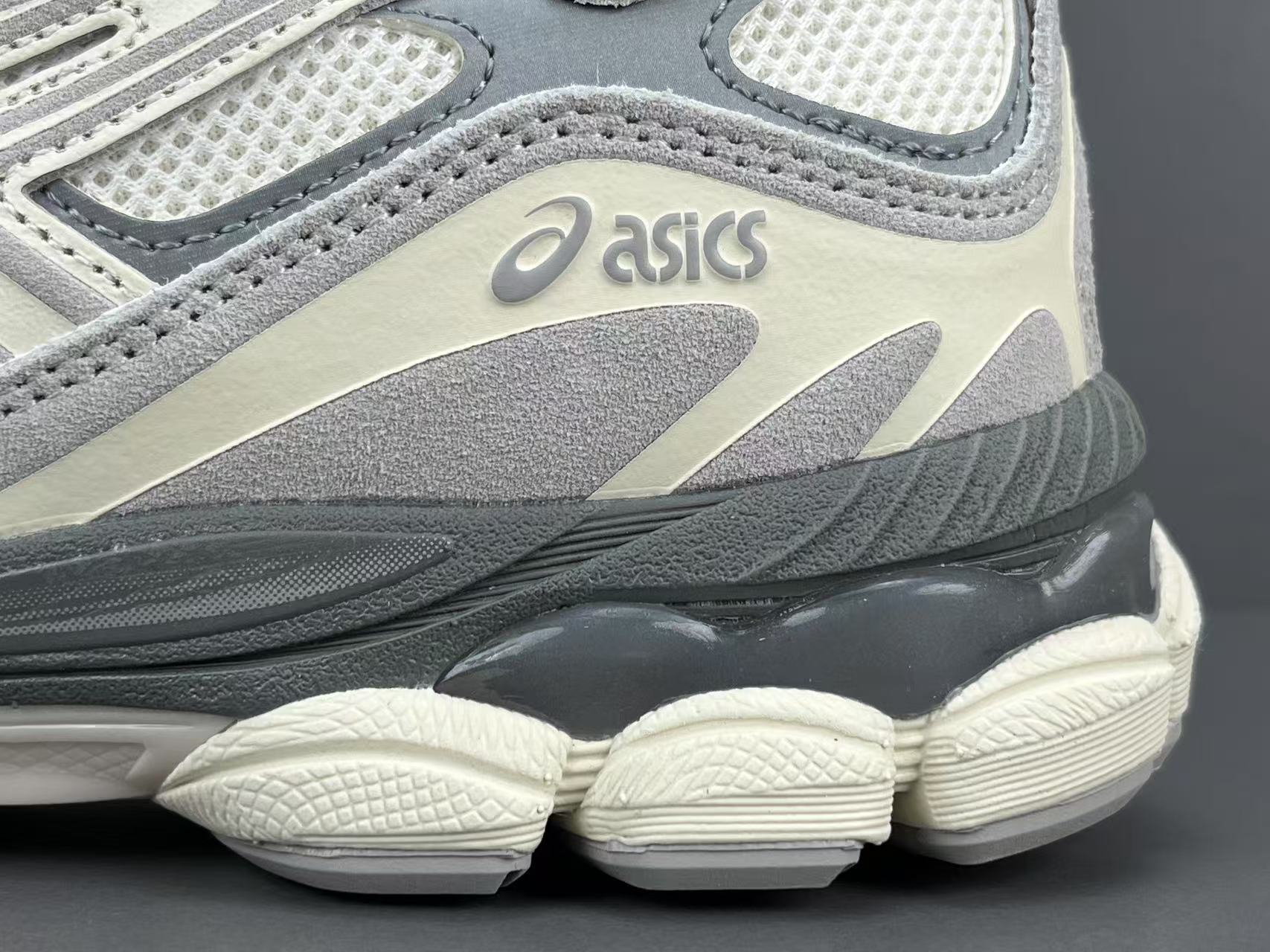  
【新Plus版 亚瑟士】Asics GEL-NYC系列 舒适百搭 低帮 休闲跑步鞋 男女同款 黑色
