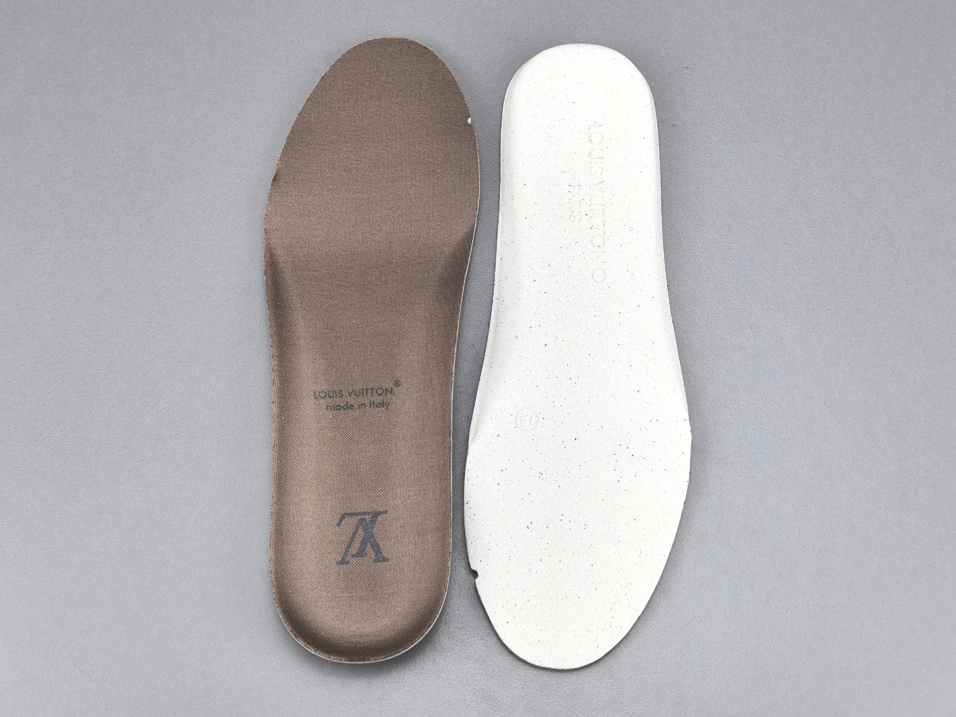 P【专柜版 驴牌】   LV trainer 