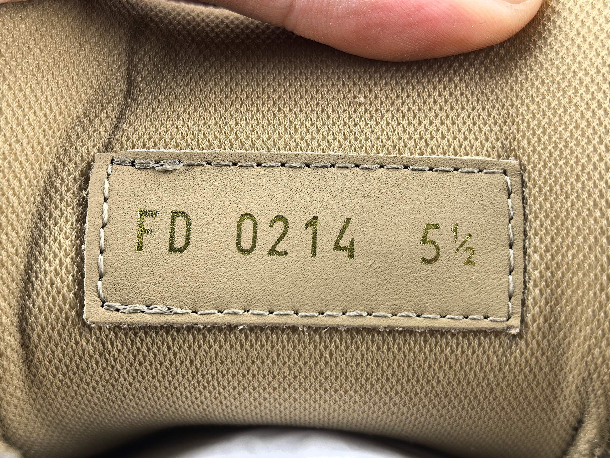 P 【专柜版 驴牌】   LV trainer 