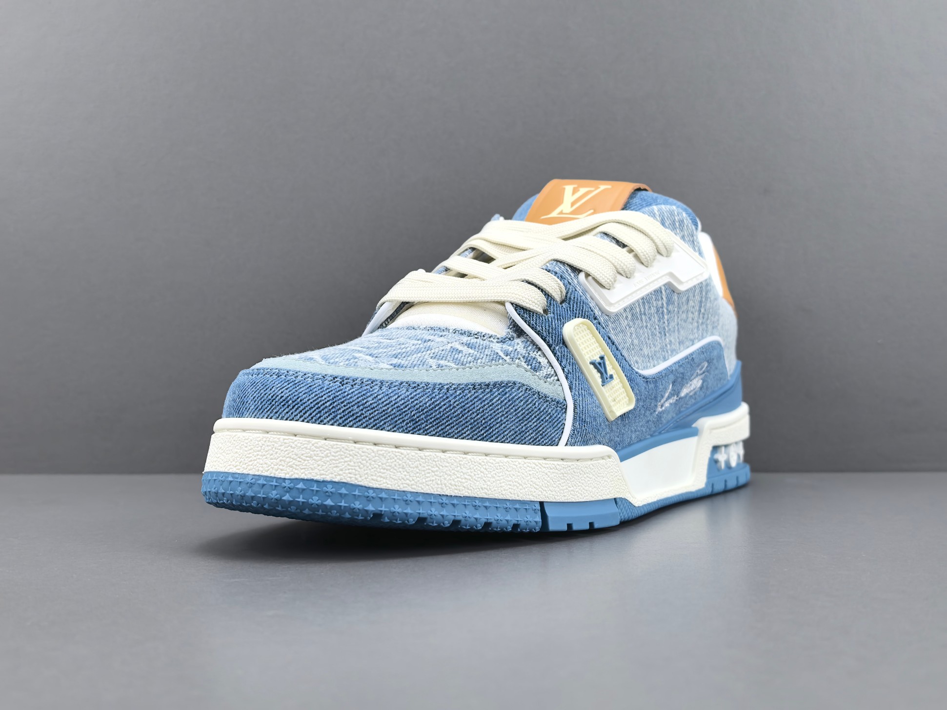 P【专柜版 驴牌】   LV trainer 
