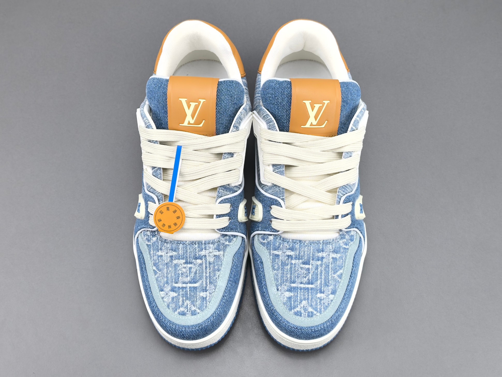 P【专柜版 驴牌】   LV trainer 