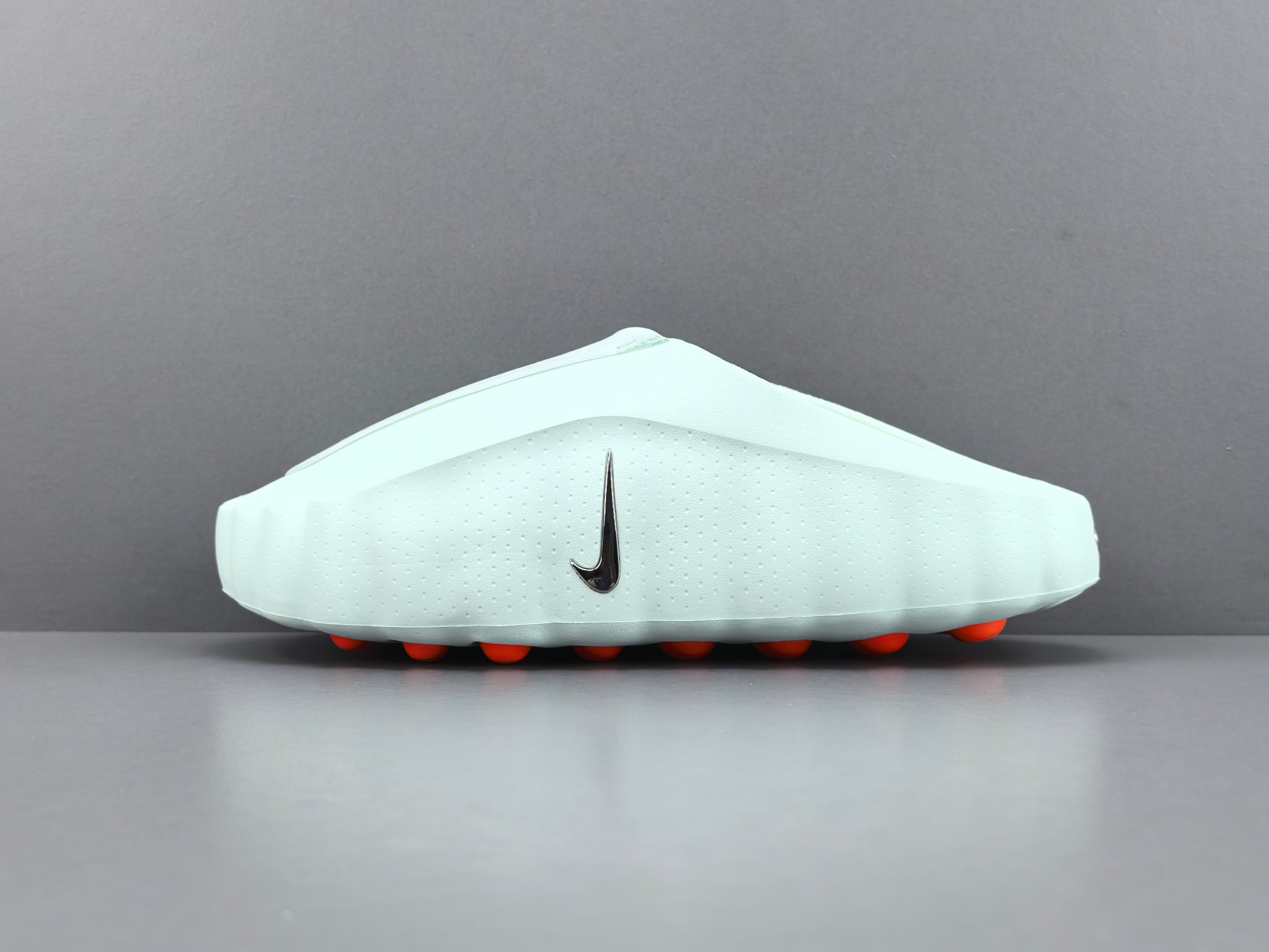 Шлёпанцы Nike Mind 001