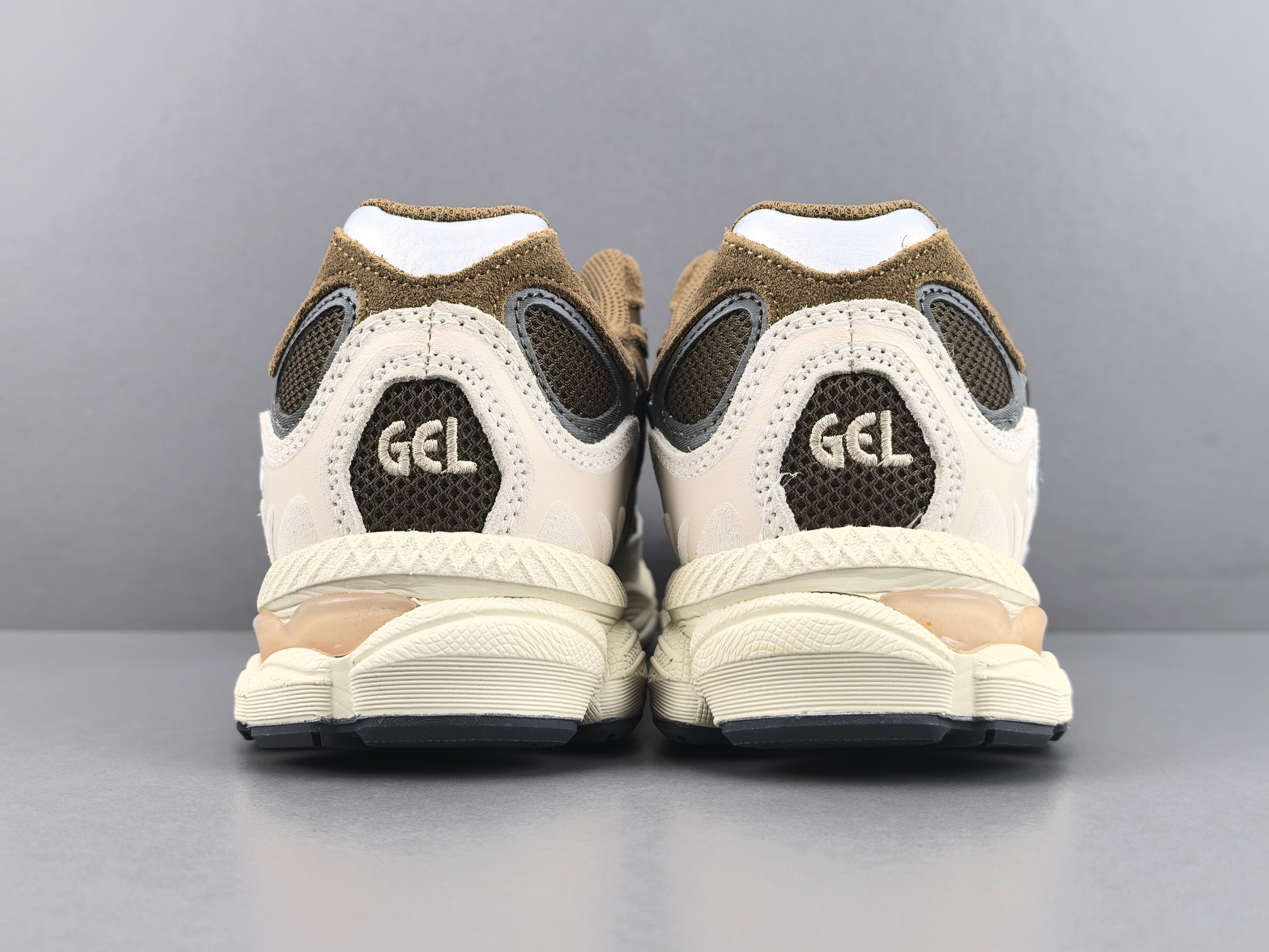 【新Plus版 亚瑟士】Asics GEL-NYC系列 舒适百搭 低帮 休闲跑步鞋 男女同款  尺码39-47  货号1