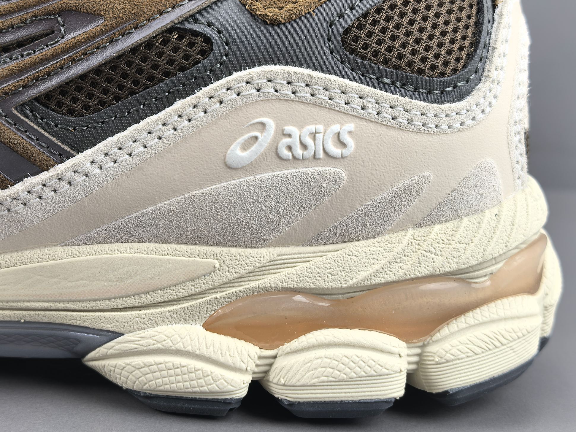 【新Plus版 亚瑟士】Asics GEL-NYC系列 舒适百搭 低帮 休闲跑步鞋 男女同款  尺码39-47  货号1