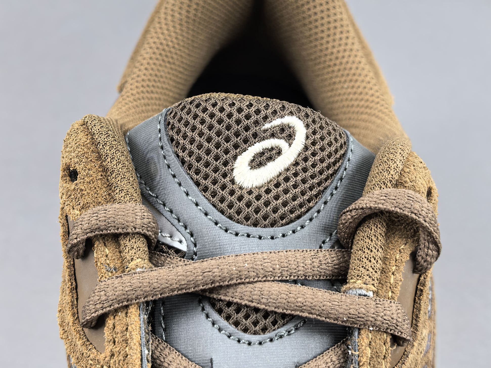 【新Plus版 亚瑟士】Asics GEL-NYC系列 舒适百搭 低帮 休闲跑步鞋 男女同款  尺码39-47  货号1