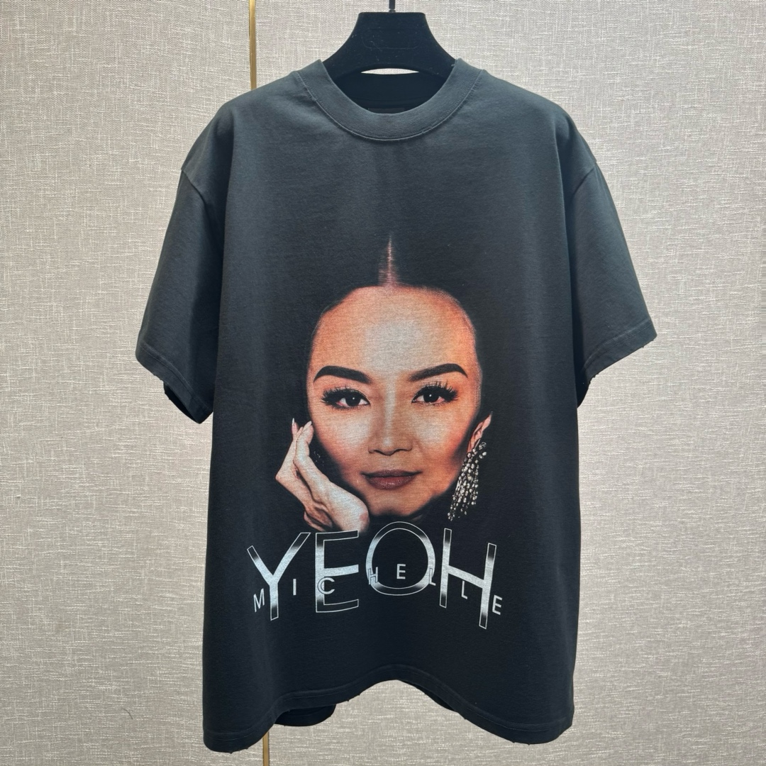 Balenciagaa Autumn Show Oversized Graphic Print Cotton Blend T-Shirt 3 i1739383516 7682 0