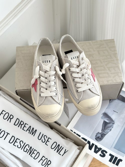 Golden Goose Deluxe Brand Sneakers, Leather Upper, Comfortable Fit, Sizes 35-40 1 Golden Goose Deluxe Brand Sneakers, Leather Upper, Comfortable Fit, Sizes 35-40