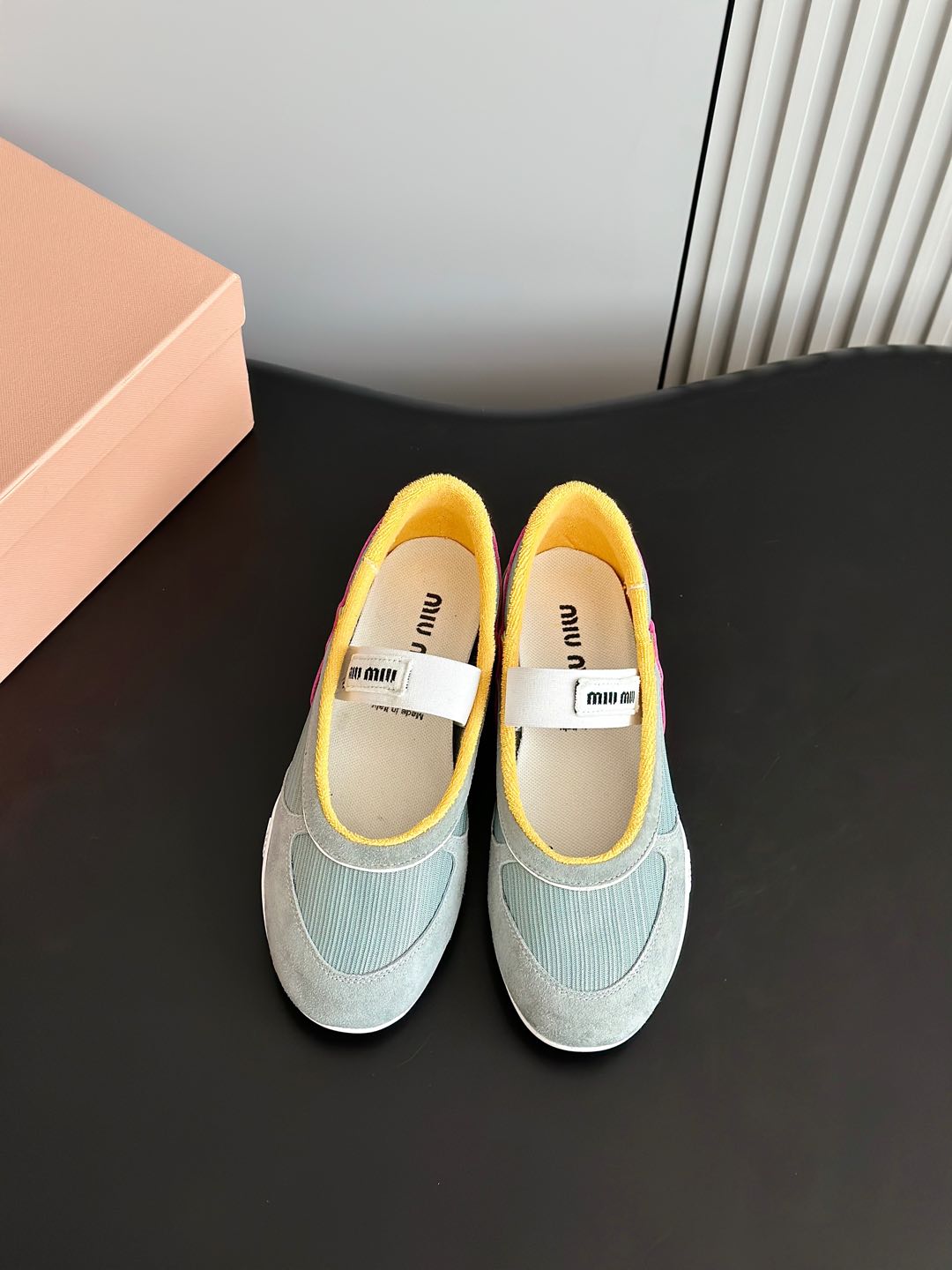 NO:235351,MiuMi*25 new Mary Jane single shoes and dirty shoes. It is a concept that is loved at the moment, and it is diverse and conveys a modern style. It looks good no matter how you wear it. This summer's fashionable girl's favorite is super comfortable to wear. The upper uses imported pair of breathable mesh fabric, inner lining, original mold opening sole for women. 35-41 (40.41 custom made without return and exchange), Mary Jane, miumiu, mary jane19860909批 MiuMi*25新款玛丽珍单鞋小脏鞋 与此刻挚爱的概念,多元对撞,传达现代风格,怎么穿都好看今夏时髦精最爱,上脚超级舒服 鞋面采用进口对版透气网布,内里原版内里,原版开模大底 女款35-41(40.41定做不退换),玛丽珍,miumiu,mary jane,Women's Shoes