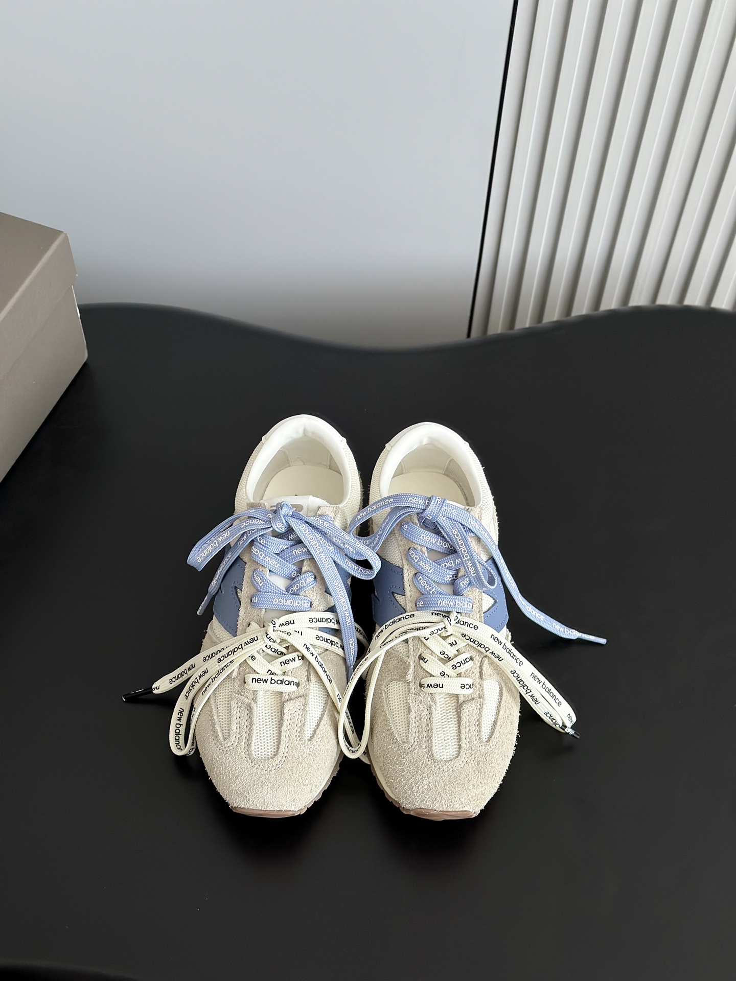 NO:255049,New balance NB471 retro casual sneakers Zhang Yuanying's same style original independent mold original shoe development Fashion items easy to wear and comfortable Correct imported fur material Correct midsole cloth Original standard development Differentiate all versions on the market The upper is made of nylon and pig-ba leather suede material splicing, midsole high elastic PU material and full-slip rubber outsole size: 35-39 (40/41 custom-made non-return and exchange, casual shoes/sports shoes, sneakers, chamois leather19860909批 New balance NB471 复古休闲运动鞋 张元英同款 原版独立开模 原鞋开发 时尚单品 好穿又舒适 正确进口翻毛皮料 正确中底布 原标开发 区分市面一切版本 鞋面采用尼龙及猪巴革麂皮物料拼接构成,中底高弹PU材质及满丁防滑橡胶外底 size:35-39（40/41定制不退换,休闲鞋/运动鞋,sneakers,chamois leather,Women's Shoes