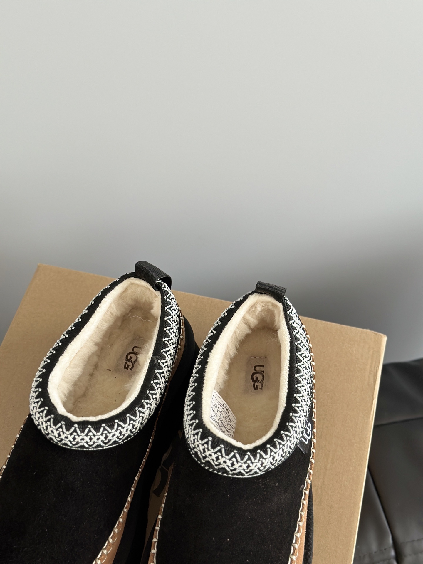 UGG 秋冬新品塔茨Tazz厚底羊毛拖鞋一脚蹬毛毛鞋雪地靴新款毛拖采用民族风编织刺绣复古又时髦,超舒适一