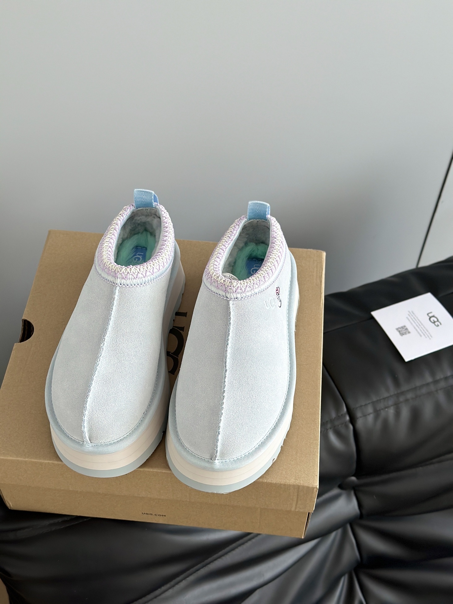 UGG 秋冬新品塔茨Tazz情人节限定比心🫰厚底羊毛拖鞋一脚蹬毛毛鞋雪地靴新款毛拖采用民族风编织刺绣复古