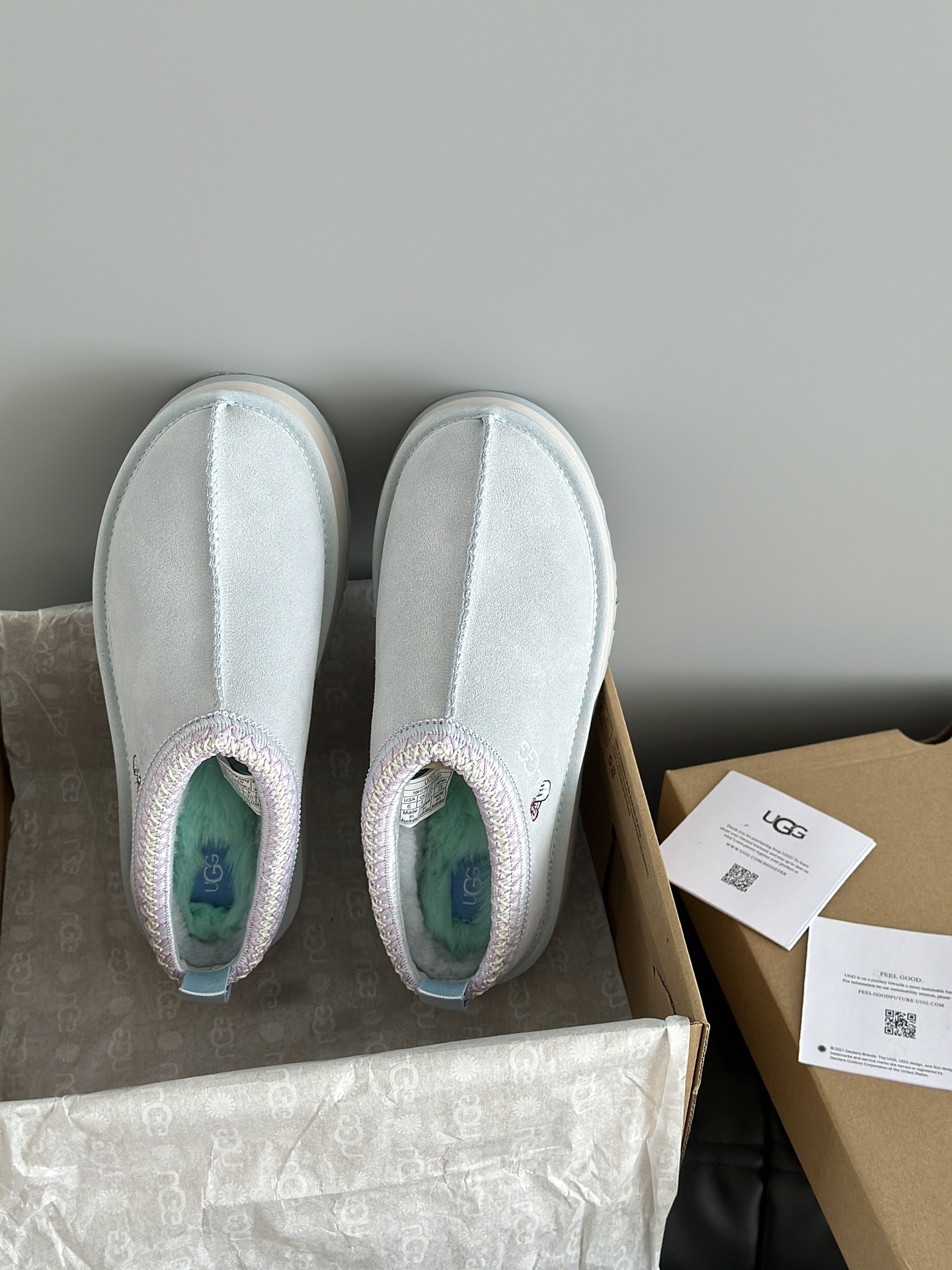 UGG 秋冬新品塔茨Tazz情人节限定比心🫰厚底羊毛拖鞋一脚蹬毛毛鞋雪地靴新款毛拖采用民族风编织刺绣复古