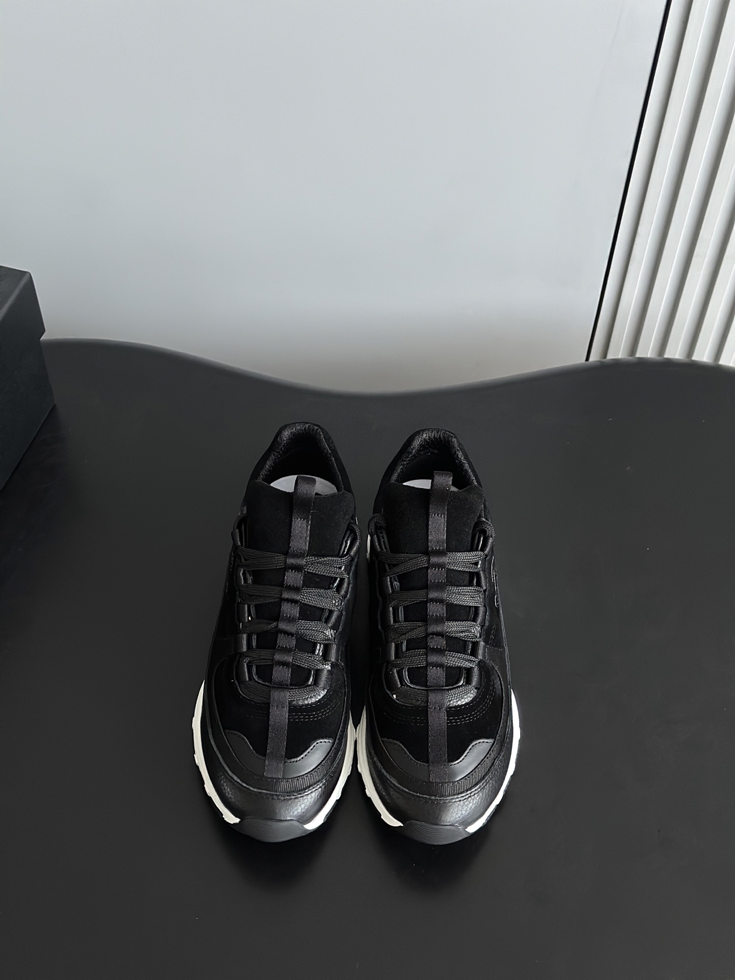 NO:780761,(Airplane box 10) Chane* 25 new thick-soled sports shoes and casual shoes are available for purchasing. There are many colors to choose from. Xiaoxiang C’s house has really become popular recently. I was amazed as soon as I put it on my feet. The comfort is simply amazing. It is very delicate. It has both beauty and comfort. It is also very versatile. You can easily walk ten thousand or twenty thousand steps without any pressure. It feels light and breathable. The classic black and white color combination is really the god of spring and summer wear. You can’t go wrong no matter what clothes you match it with every day.  It can be mixed and matched at will. The upper is made of original customized full-grain cowhide nubuck, sheepskin lining, original molded outsole size: 35-41 (41 customized non-returnable), casual shoes/sports shoes, chanel, chanel, sneakers, cowhide, sheepskin19860909（飞机盒10）Chane* 25新款厚底运动鞋休闲鞋代购级别 超多颜色可选 小香C家 最近真的火出圈啦 一上脚就被惊艳到了 舒适度简直绝了 非常秀气 美貌与舒适并存 还特别百搭 穿上轻松暴走一两万步没压力 脚感轻盈且透气 经典的黑白配色 真的是春夏穿搭的神 日常不管搭配什么衣服都不会出错 随意混搭也能美美的 鞋面采用原版定制原版全粒面牛皮牛磨砂,内里羊皮,原版开模成型大底 size: 35-41 (41定制不退换),休闲鞋/运动鞋,chanel,chanel,sneakers,cowhide,sheepskin,Women's Shoes