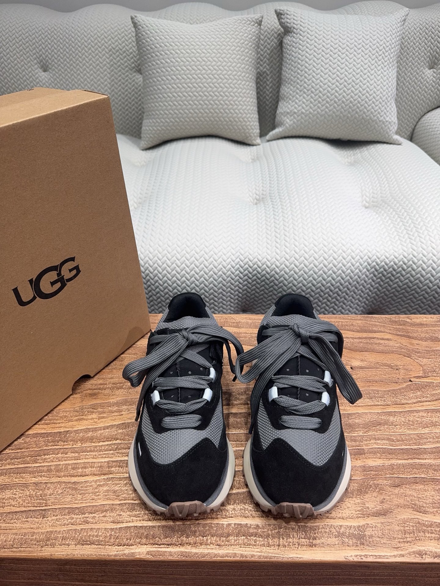 UGG. Zapatos casuales Meier (estilo callejero) Suela ultraligera de 2 cm, parte superior de tela de malla de piel de va…