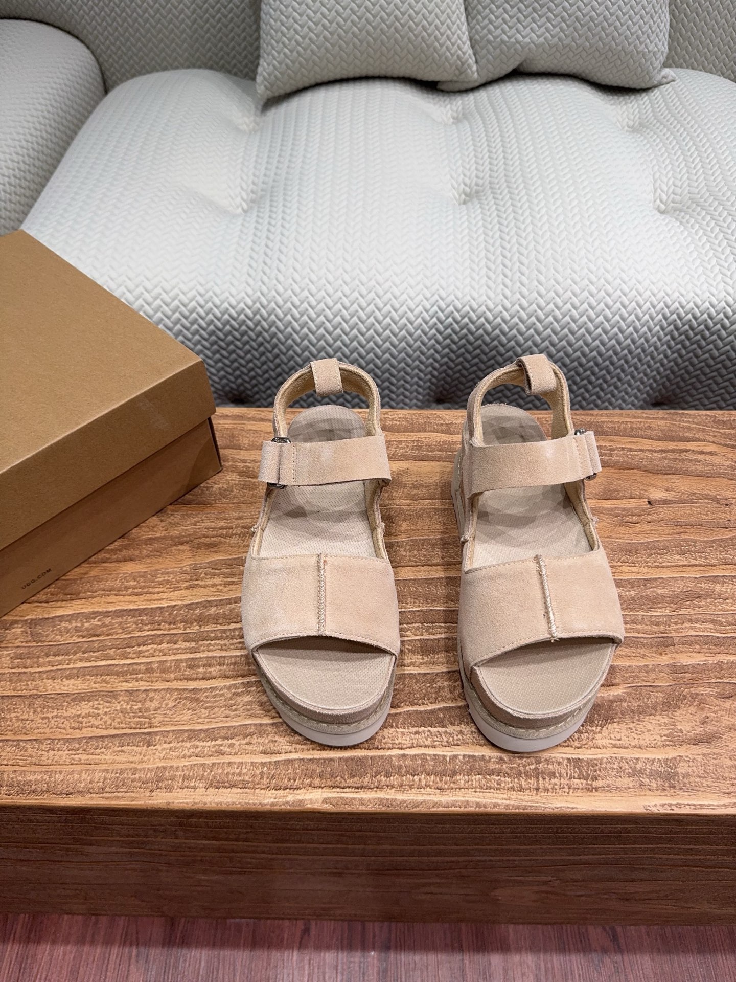Sandalias serie UGG Venus de suela gruesa ✓Suela gruesa de EVA de 6 cm ✓Tratamiento antiolor a base de menta …