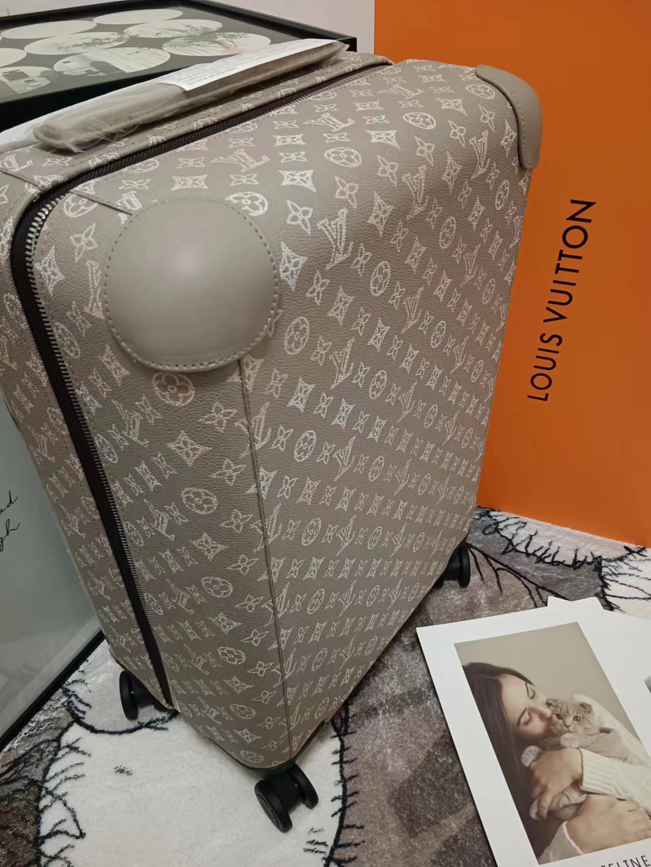 Maleta con ruedas LV [55cm alta calidad, réplica fiel] HORIZON maleta con cuatro ruedas Detalles de la réplica: 1) ✅Mat…