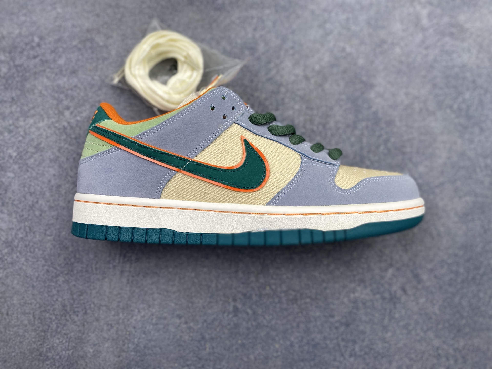 _dvn9sDC-pUAEQAqX0zWbu0TSrke_ag1JXiExLEA