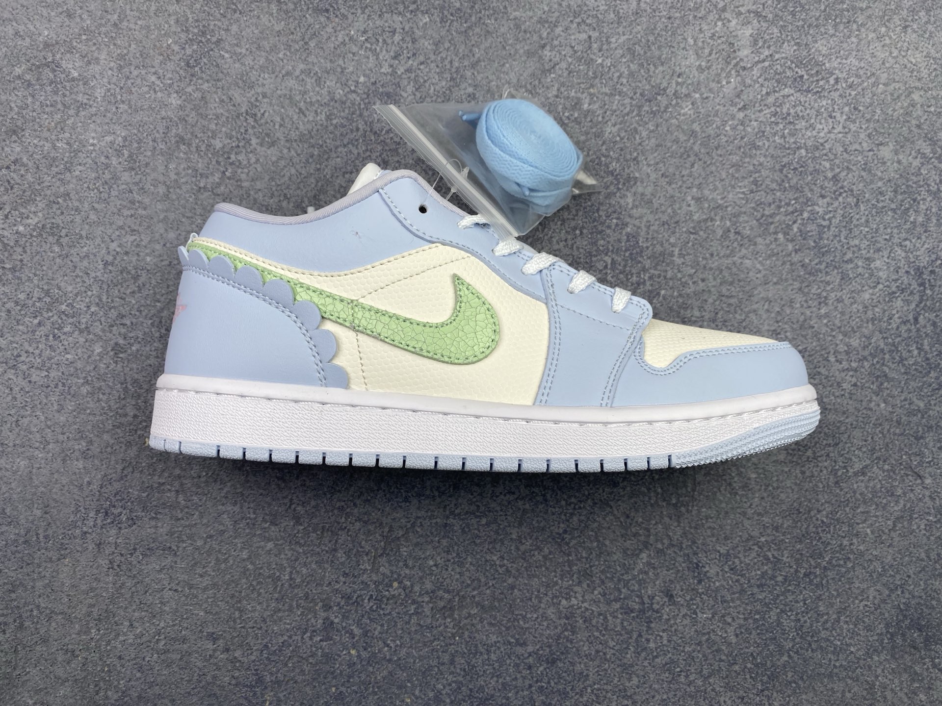 _dro9s-Y_p_71LoidH1Ww5mhMeGH0M_lcjj-az2w