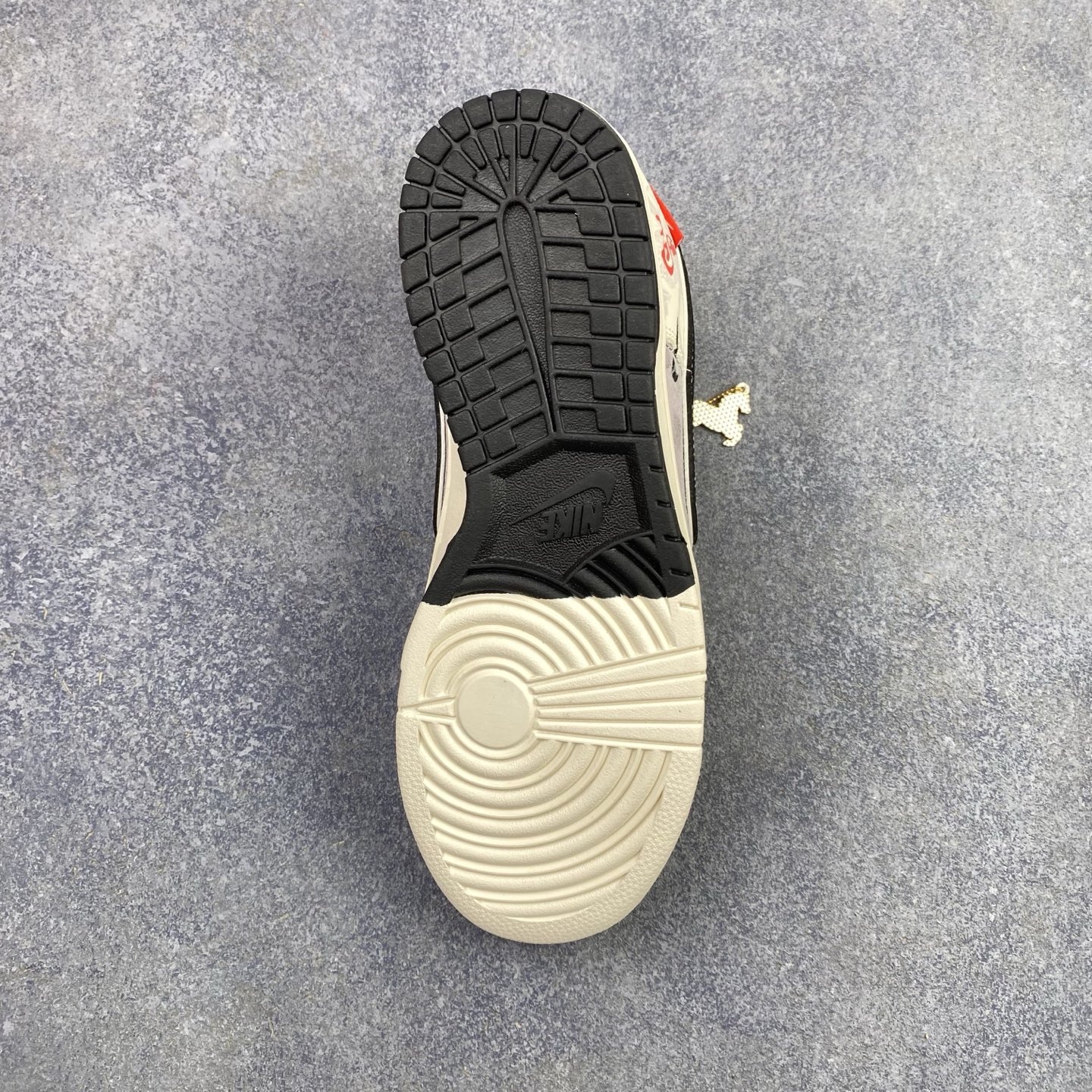 特价 DIY 特价 海外爆款限量发售!高端定制Nike SB Dunk Low “巴黎世家联名---米白灰”高端定制 特价 DIY 特价 海外爆款限量发售!高端定制Nike SB Dunk Low “巴黎世家联名---米白灰”高端定制
