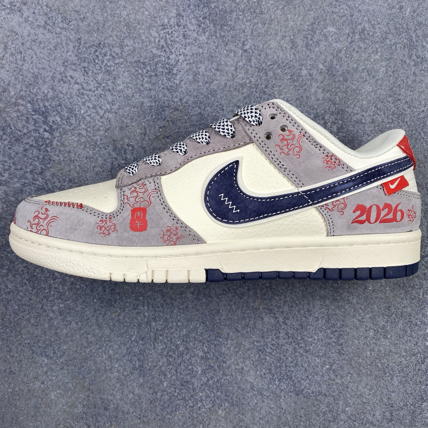 特价  DIY 特价 海外爆款限量发售！高端定制Nike SB Dunk Low “巴黎世家联名---米白灰”高端定制 