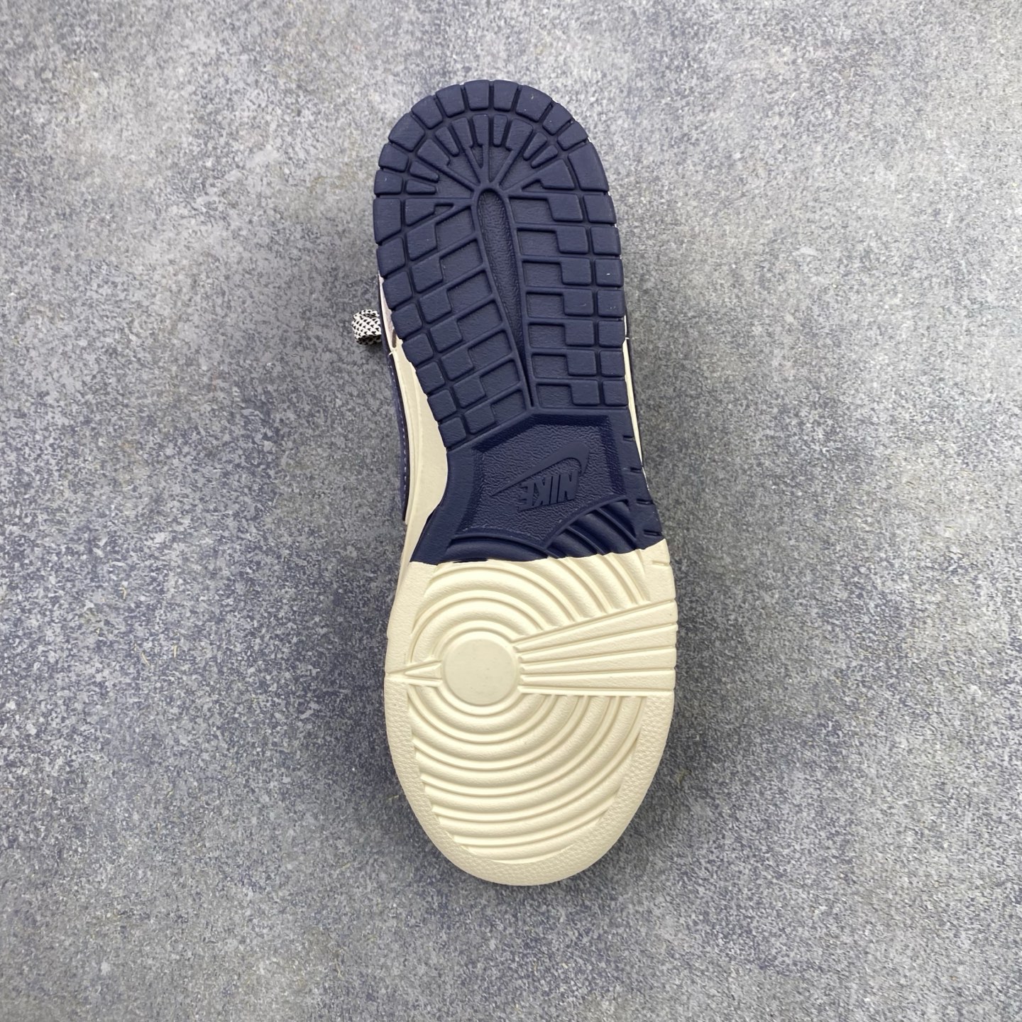 特价 DIY 特价 海外爆款限量发售!高端定制Nike SB Dunk Low “巴黎世家联名---米白灰”高端定制 特价 DIY 特价 海外爆款限量发售!高端定制Nike SB Dunk Low “巴黎世家联名---米白灰”高端定制