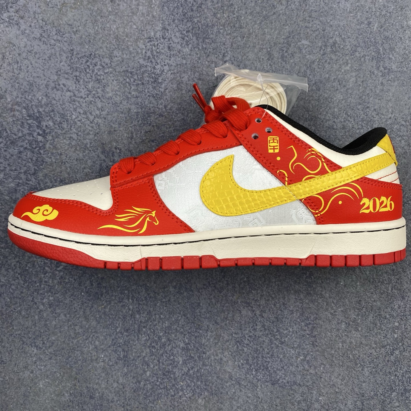特价  DIY 特价 海外爆款限量发售！高端定制Nike SB Dunk Low “巴黎世家联名---米白灰”高端定制 