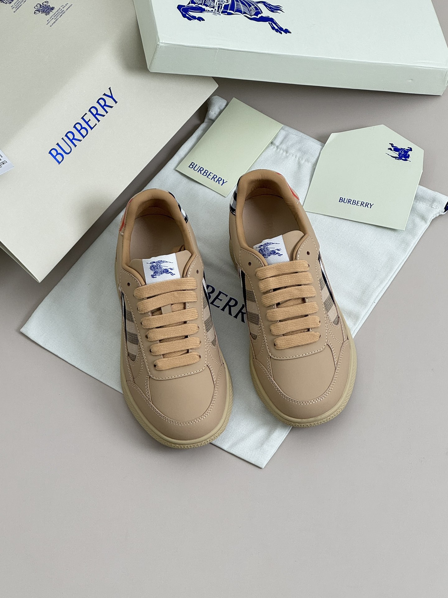 NO:588952,khaki,19860909卡其色,,Men's shoes