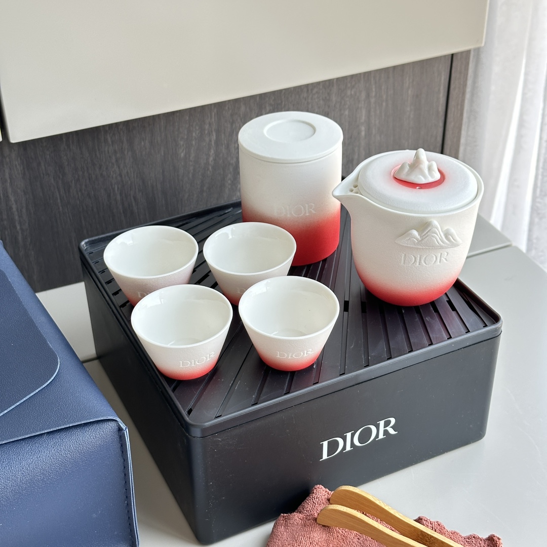 Dior Chinese Tea Set with Leather Case - Comprehensive 8