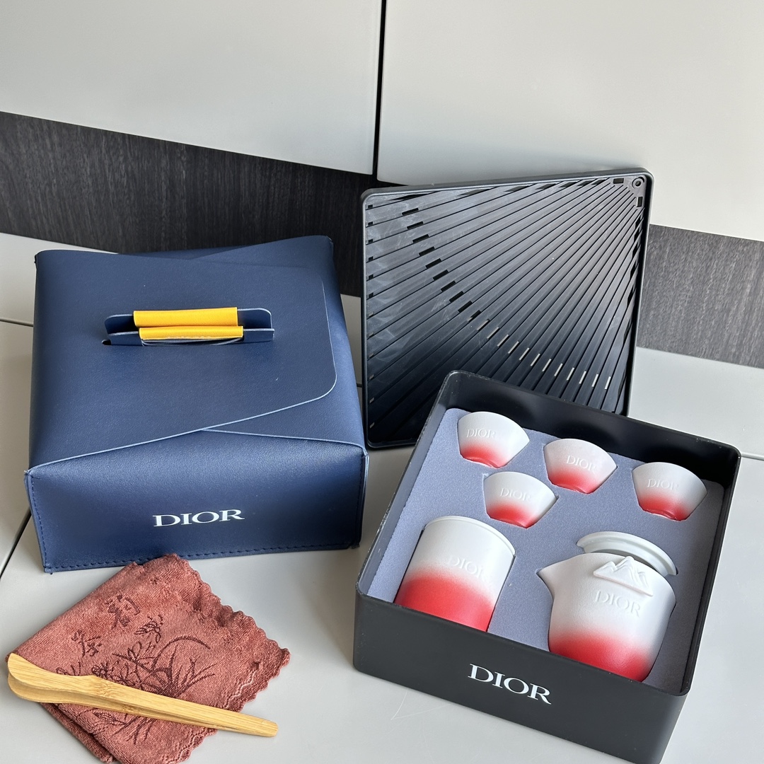 Dior Chinese Tea Set with Leather Case - Comprehensive 2