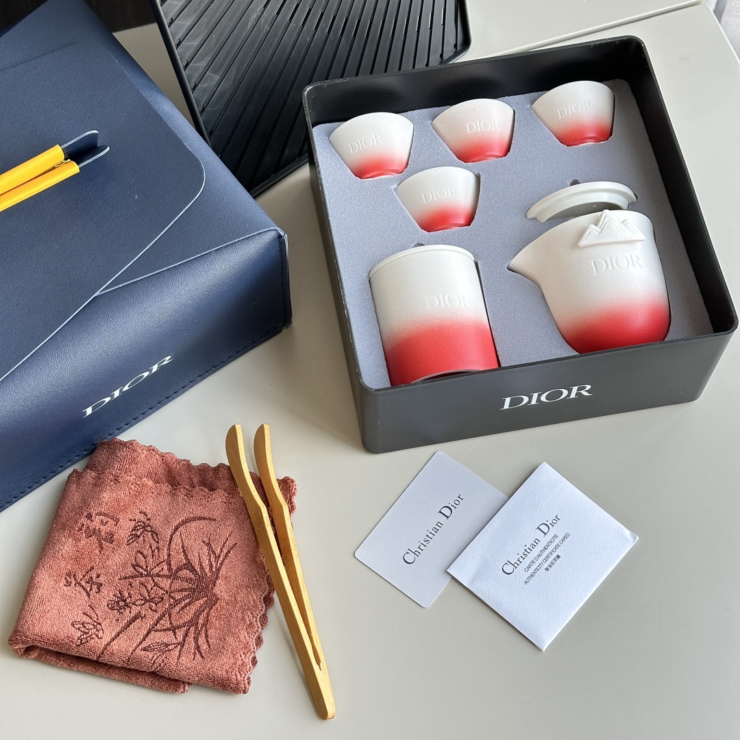 Dior Chinese Tea Set with Leather Case - Comprehensive 4