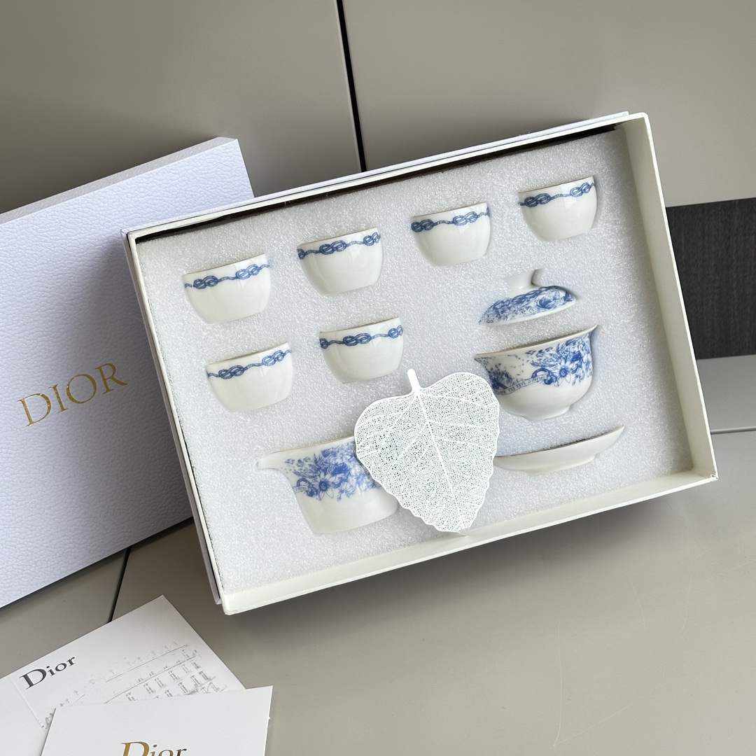 DIOR Holiday Collection Blue Rêve d'Infini Tea Set - Comprehensive