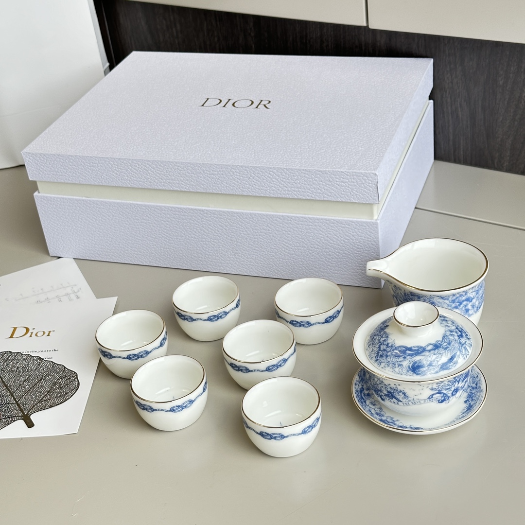 DIOR迪奥圣诞系列蓝色无限梦境幸运星茶具套装,无限梦境系列是意大利艺术家彼得罗•鲁福以C先生钟爱的幸运星符号为主 5
