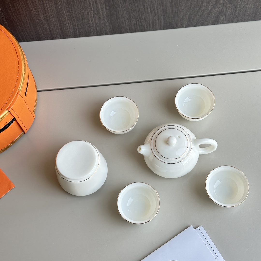 Hermès Suet Jade Porcelain Travel Tea Set - Comprehensive 6